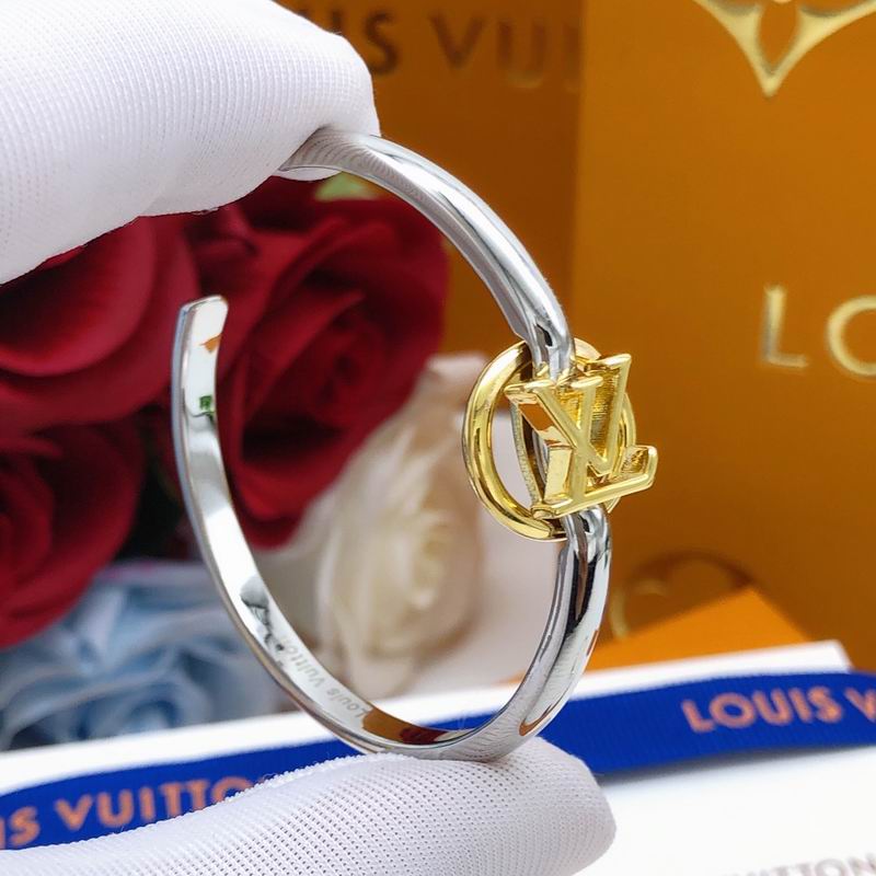 LV Earring 03lyr239 (9)